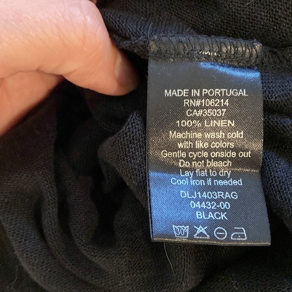 Joe Jeans Linen essential black tee, set of two great condition. Size Medium fit - Picture 5 of 8